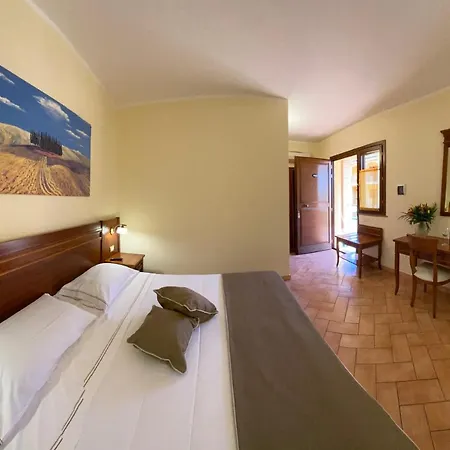 Hotell Ristorante Le Querciolaie Dei Ricci 3*