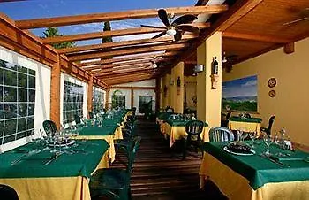 Отель Ristorante Le Querciolaie Dei Ricci Фонтебланда