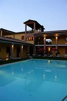 Отель Ristorante Le Querciolaie Dei Ricci Фонтебланда